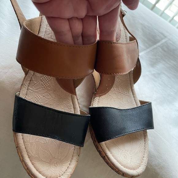 B.O.C leather, two-tone, wedge-heeled, strappy sandals. Size 11. Worn only once. - Picture 2 of 5